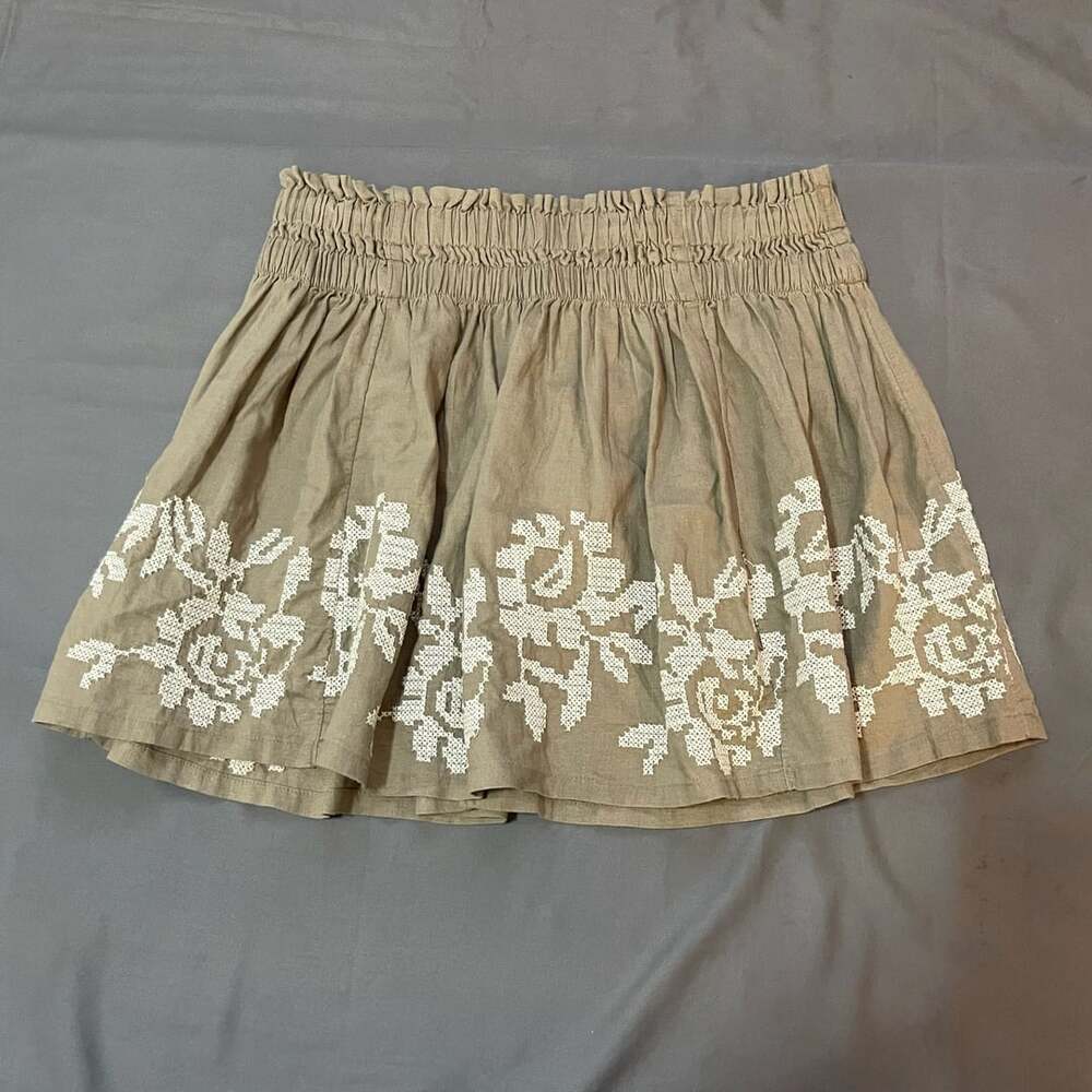Aerie Embroidered Mini Skirt Size M Green White Smocked Waist